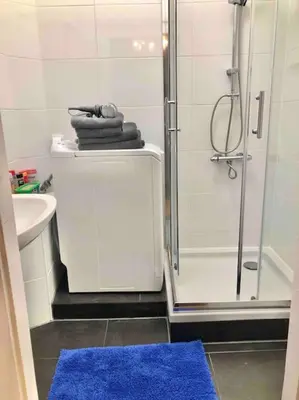 Ein Badezimmer in der Unterkunft Stylisches City Apartment-Balkon-24h CheckIn-SmartTV