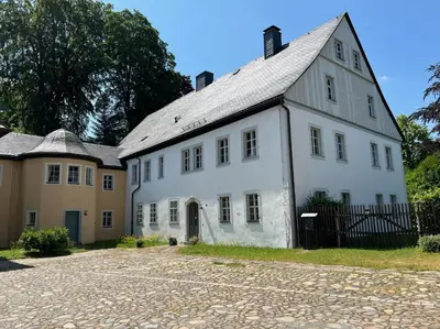 Das Gebäude in dem sich die Ferienwohnung befindet