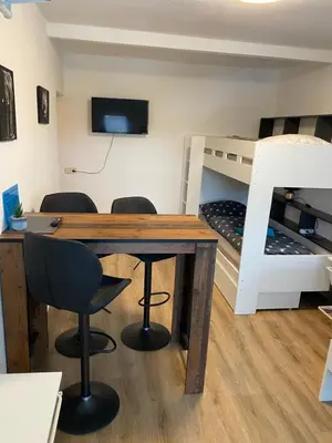 Küche/Küchenzeile in der Unterkunft FeWo WIEKO Plauen Leibnizstr. H3, 3.OG links