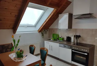 Küche/Küchenzeile in der Unterkunft Gemütliche Ferienwohnung im schönen Erzgebirge - Wohnung Frühling
