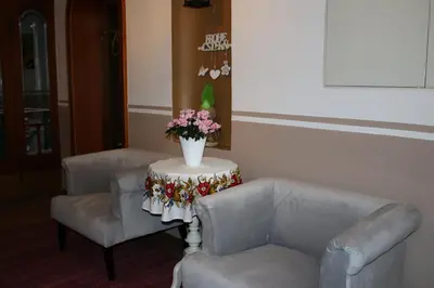 Ein Sitzbereich in der Unterkunft Pension Erholung