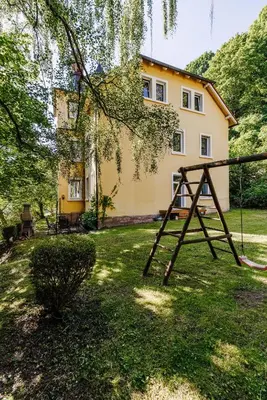 Ein Kinderspielbereich in der Unterkunft Villa Plassenburg