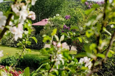Ein Garten an der Unterkunft Haus Christof