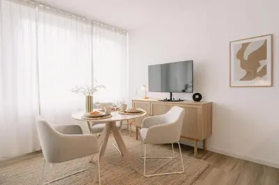TV/Unterhaltungsangebot in der Unterkunft 5 Min Central 1 Room Apartment - Opera
