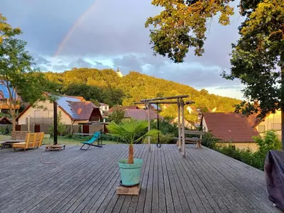 Ein allgemeiner Bergblick oder ein Berglick von der Ferienwohnung aus
