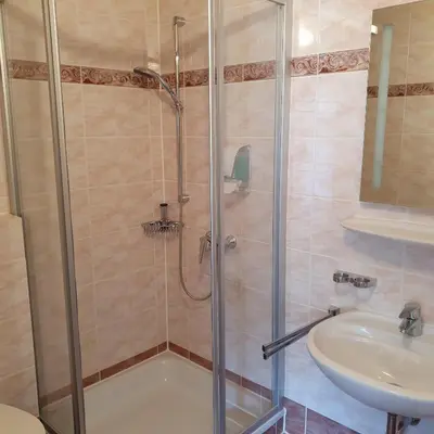 Ein Badezimmer in der Unterkunft Gasthof zur Burgruine