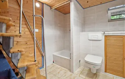 Ein Badezimmer in der Unterkunft 1 Bedroom Awesome Home In Weischlitz