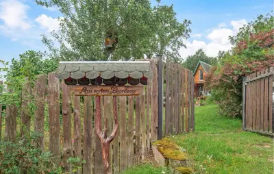 Ein Garten an der Unterkunft 1 Bedroom Awesome Home In Weischlitz