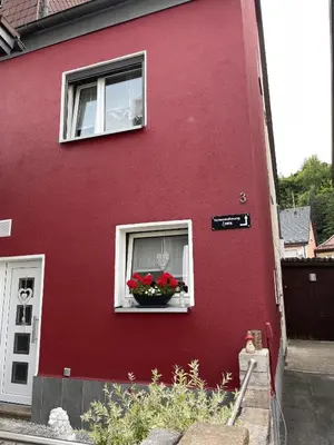 Das Gebäude in dem sich die Ferienwohnung befindet