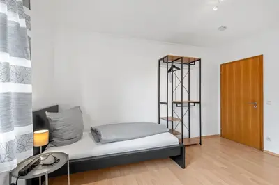 Ein Bett oder Betten in einem Zimmer der Unterkunft HomeTonight Workers Home - Komfortables Haus für bis zu 9 Monteure