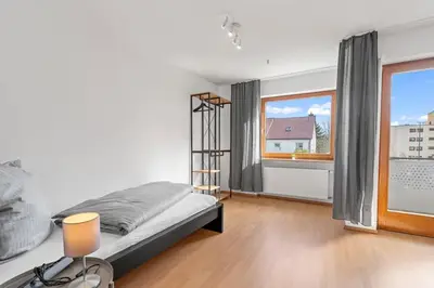 Ein Bett oder Betten in einem Zimmer der Unterkunft HomeTonight Workers Home - Komfortables Haus für bis zu 9 Monteure