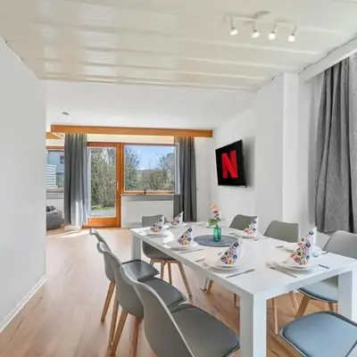 HomeTonight Workers Home - Komfortables Haus für bis zu 9 Monteure