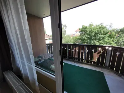 Ein Balkon oder eine Terrasse in der Unterkunft Zentrale 2 Zimmer-Wohnung mit Balkon
