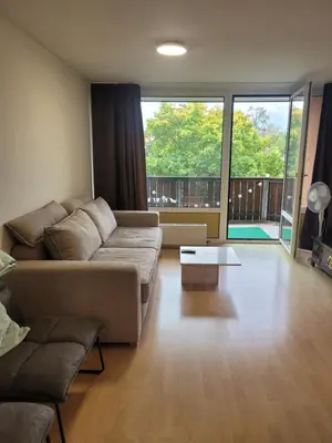 Ein Sitzbereich in der Unterkunft Zentrale 2 Zimmer-Wohnung mit Balkon