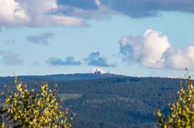 Ein allgemeiner Bergblick oder ein Berglick von der Ferienwohnung aus