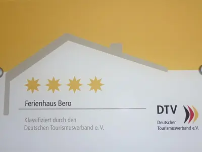 Ein Zertifikat, Auszeichnung, Logo oder anderes Dokument, das in der Unterkunft Paul in the holiday home Bero ausgestellt ist