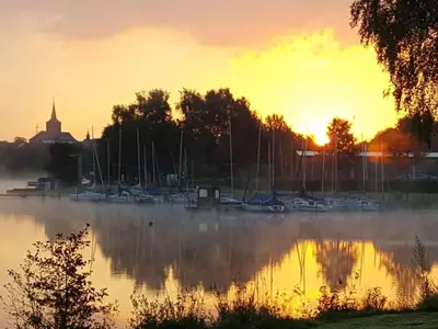 Blick auf einen Fluss in der Nähe des Ferienhauses