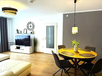 TV/Unterhaltungsangebot in der Unterkunft FRÜHLINGSAKTION Moderne 2-Zimmer Wohnung im Stadtzentrum mit Parkplatz