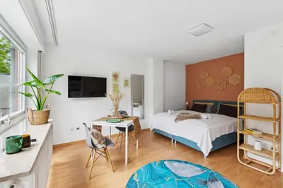 Ein Bett oder Betten in einem Zimmer der Unterkunft Sali Homes SM13 -1-Room Apartment by Röhrensee