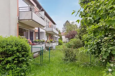 Ein Garten an der Unterkunft Sali Homes SM13 -1-Room Apartment by Röhrensee