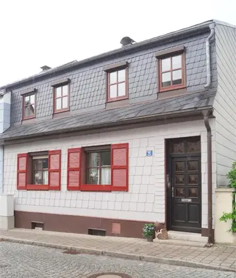 Das Gebäude in dem sich die Ferienwohnung befindet