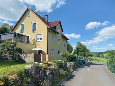 Das Gebäude in dem sich die Ferienwohnung befindet