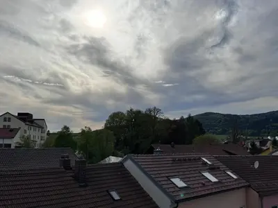 Ein allgemeiner Bergblick oder ein Berglick von der Ferienwohnung aus
