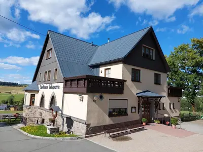 Das Gebäude in dem sich das Gasthaus befindet