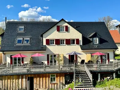 Das Gebäude in dem sich die Ferienwohnung befindet