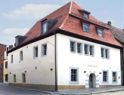 Das Gebäude in dem sich das Hotel befindet