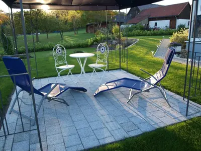 Ein Garten an der Unterkunft Ferienwohnung Noak
