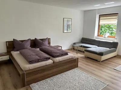 Ein Sitzbereich in der Unterkunft Ruhige Ferienwohnung mit Terrasse für 2 Personen