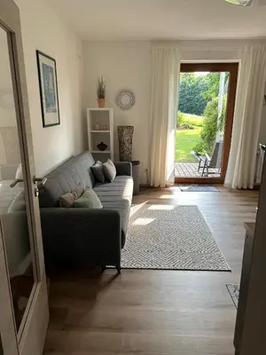 Ein Sitzbereich in der Unterkunft Ruhige Ferienwohnung mit Terrasse für 2 Personen