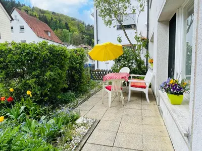 Ein Garten an der Unterkunft Moderne FeWo Julia im Fichtelgebirge, Nähe Bayreuth