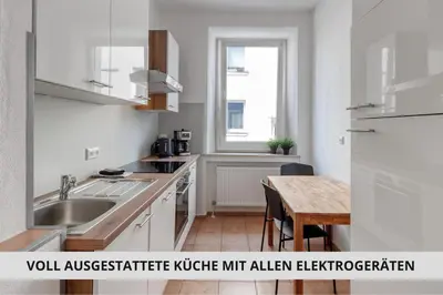 Küche/Küchenzeile in der Unterkunft Sali Homes - 3BR Apartment, 6 Single Beds, Central Bayreuth