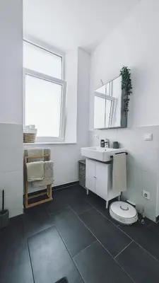 Ein Badezimmer in der Unterkunft Suite 13 Orange Wood mit verschiedenen Schlafmöglichkeiten