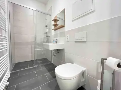 Ein Badezimmer in der Unterkunft AM1026 - Smarte Monteurwohnung Übergangswohnung