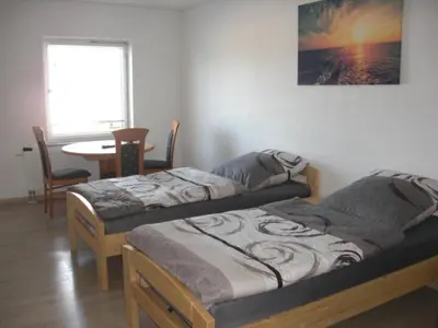 Ein Sitzbereich in der Unterkunft Wohnung für Monteure und Arbeiter bis 5 Personen Amberg