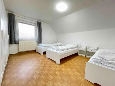 Ein Bett oder Betten in einem Zimmer der Unterkunft SAD702 - Schöne Monteurwohnung Übergangswohnung