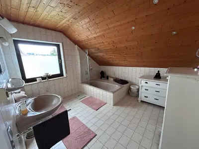 Ein Badezimmer in der Unterkunft WaldGold