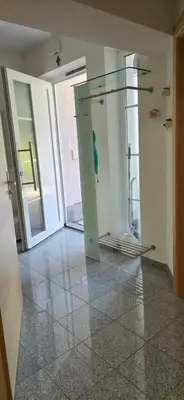 Ein Badezimmer in der Unterkunft Resi's Zimmer mit Bad und Terrasse
