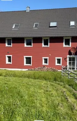 Das Gebäude in dem sich die Ferienwohnung befindet