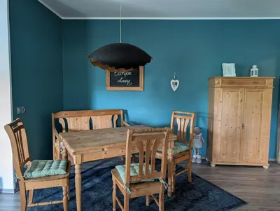 Ein Sitzbereich in der Unterkunft Ferienwohnung zum Hühnerstall