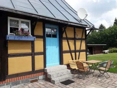 Das Gebäude in dem sich das Ferienhaus befindet