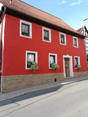 Das Gebäude in dem sich die Ferienwohnung befindet