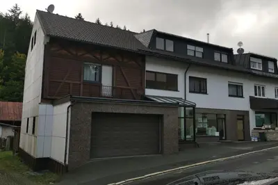 Das Gebäude in dem sich die Ferienwohnung befindet