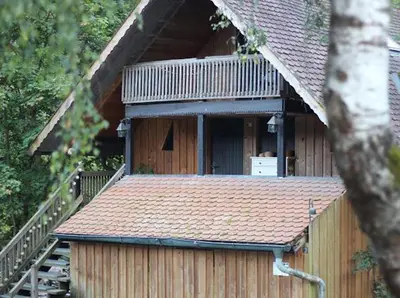 Das Gebäude in dem sich die Ferienwohnung befindet
