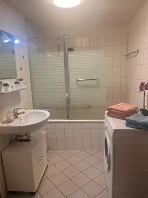 Ein Badezimmer in der Unterkunft S4 City Center Bayreuth Balkonwohnung mit Klima