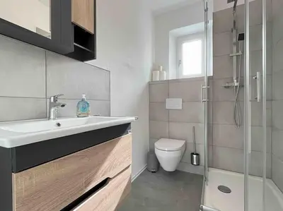 Ein Badezimmer in der Unterkunft SAD231 - Moderne Monteurwohnung Übergangswohnung