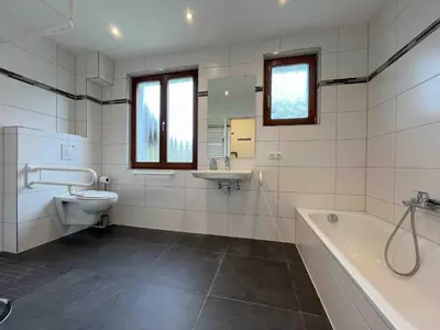 Ein Badezimmer in der Unterkunft SAD113 - Geräumige Monteurwohnung